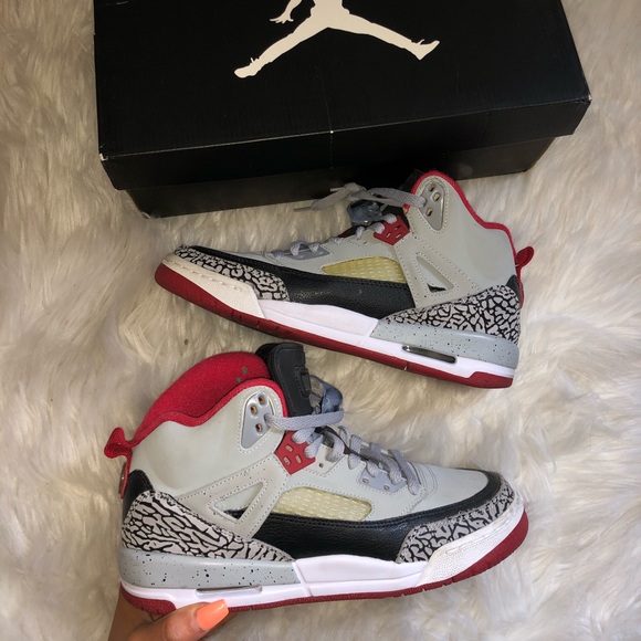 NIKE AIR JORDAN SPIZIKE BG 7 YOUTH WOLF GREY - Picture 2 of 8